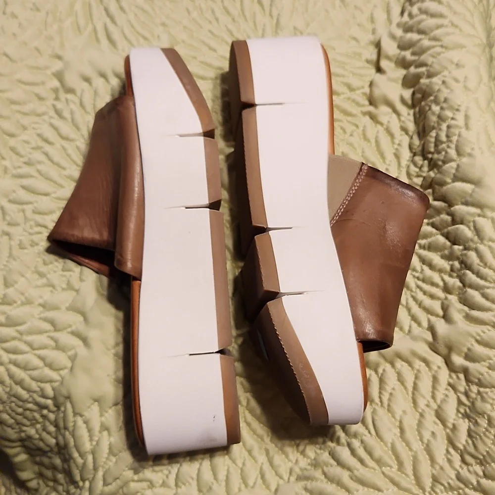 MIZ MOOZ New York City Pollock leather slip on platform sandals.